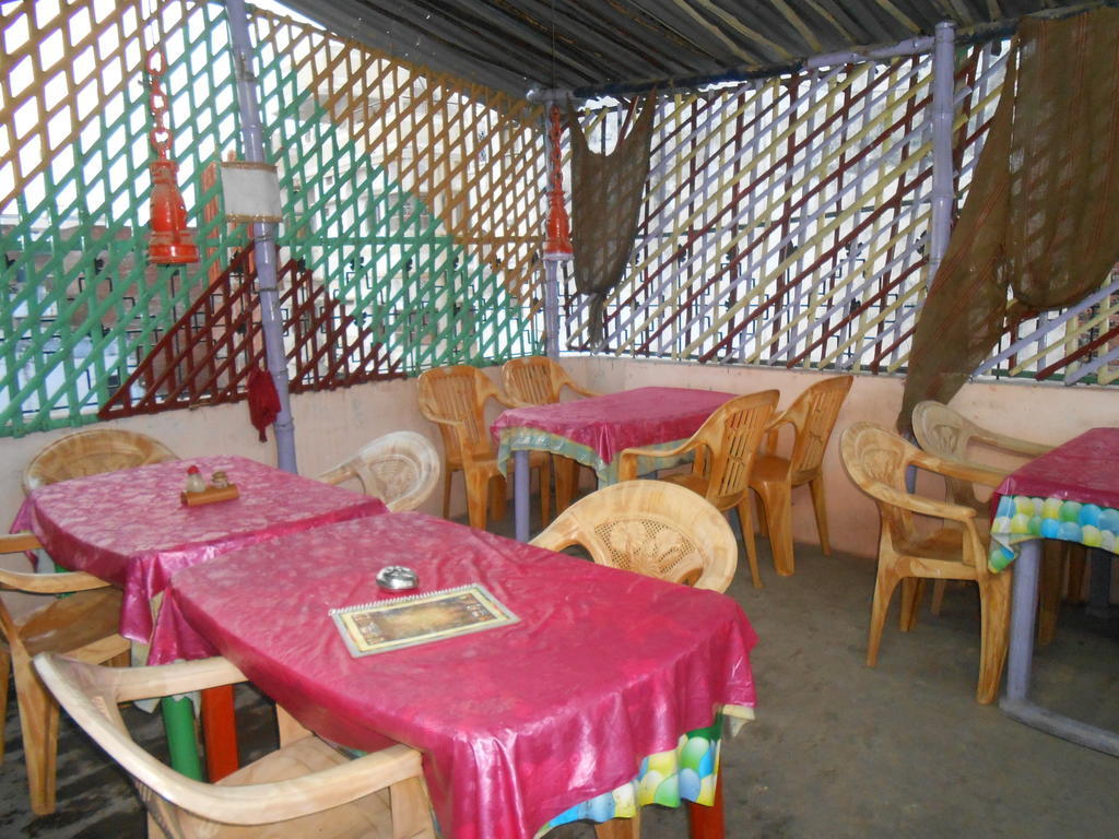 Elvis Guest House Varanasi Luaran gambar